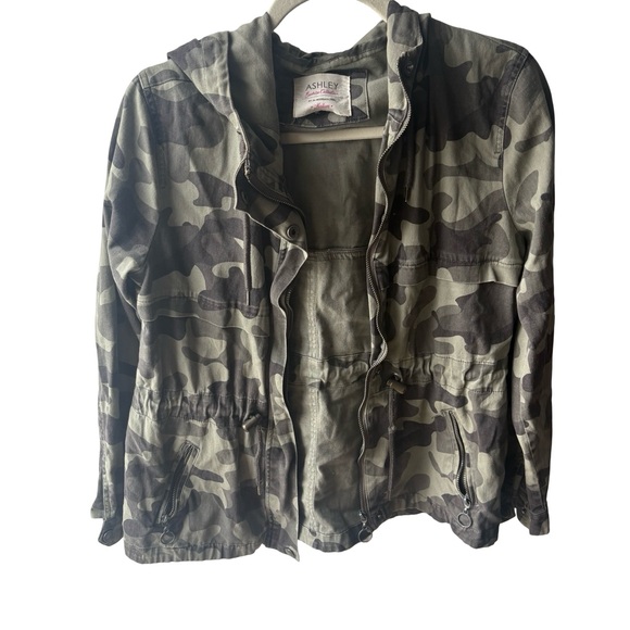 Ashley Army Green Camo Utility Jacket - Picture 2 of 3